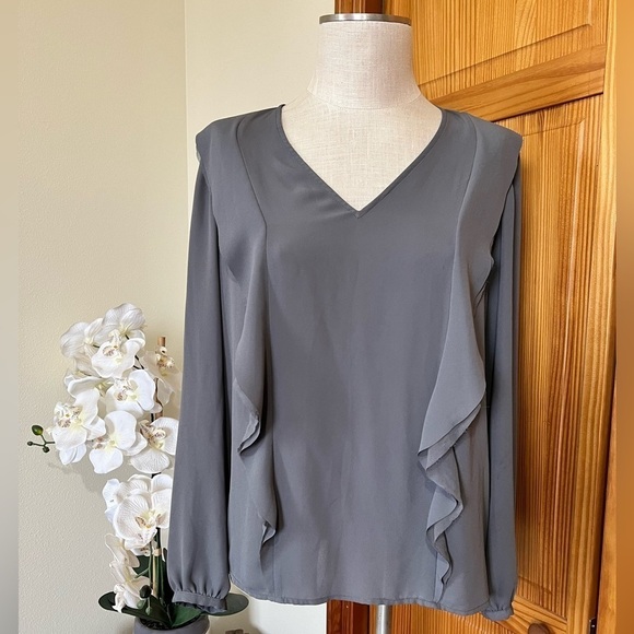 Banana Republic Small Long Sleeve Gray Ruffled Blouse - Picture 3 of 9
